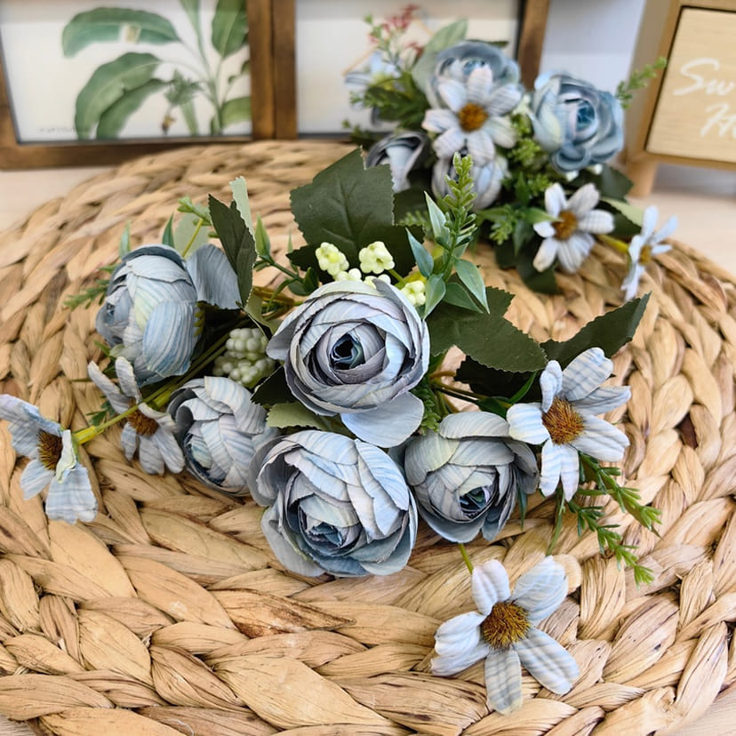 Искусственные цветы в Брянске | Цветы искусственные «Камелии с мелкоцветом», голубые, букет